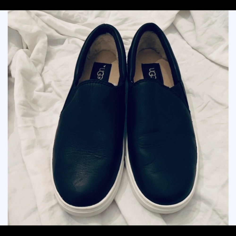 UGG Kitlyn slip-on sneakers SIZE 8